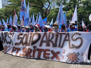 Eks Buruh Sritex Demo di Kantor Gubernur Jateng Tuntut Pesangon Cair