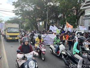 Demo Hari Tani di Kantor Gubernur Sulsel, Lalin Jalan Urip Tersendat