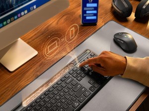 Logitech Rilis Keyboard Tenaga Cahaya di RI Harga Rp 1,7 Juta