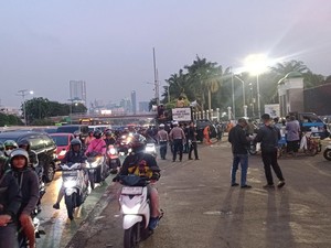 Massa Demo Hari Tani di DPR Bubar, Lalin Kembali Dibuka