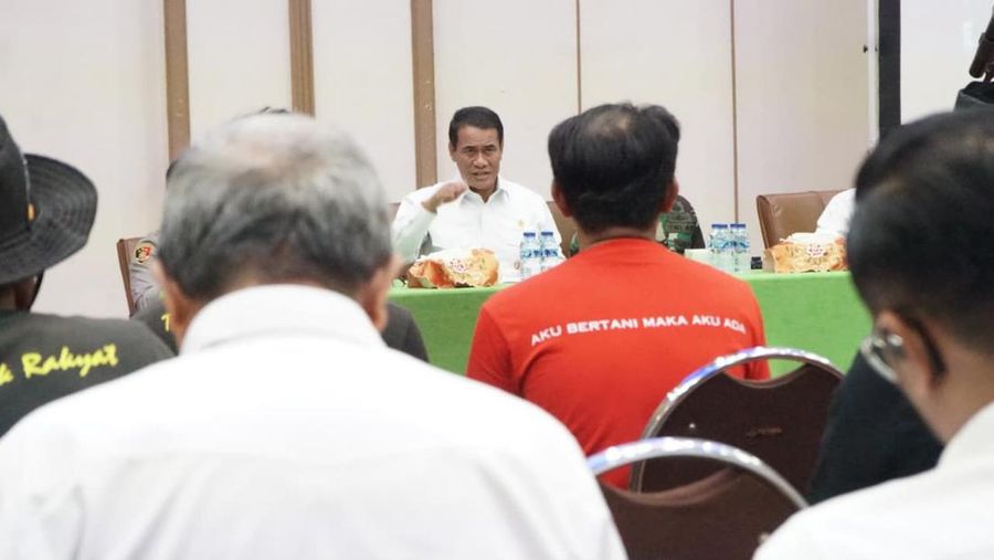 Pertemuan Menteri Pertanian (Mentan) Amran Sulaiman dengan petani Indramayu di Kantor Pusat Kementerian Pertanian (Kementan), Rabu (24/9/2025).  (Dok. Kementan)