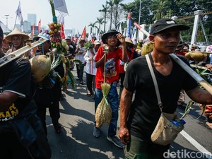Video Situasi Terkini Aksi Hari Tani di Depan Gedung DPR