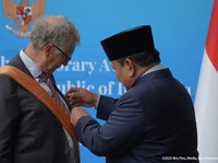 Prabowo Kasih Bintang Jasa, Bill Gates Tak Mau Mati Kaya Raya