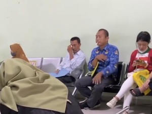 Viral Video Pria Baju Korpri Merokok di Mal Pelayanan Publik Sidoarjo