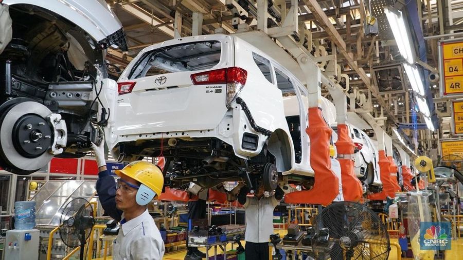 Suasana pabrik mobil asal Jepang Toyota. (CNBC Indonesia/Ferry Sandi)