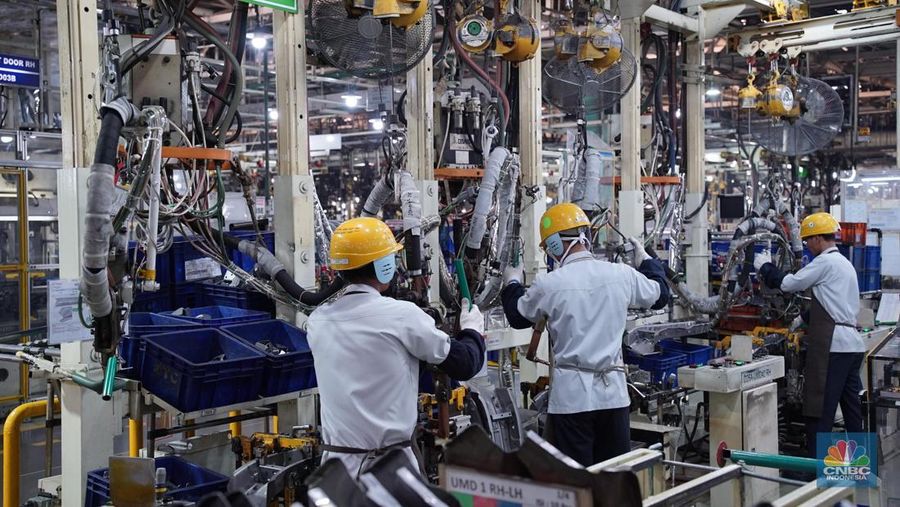Suasana pabrik mobil asal Jepang Toyota. (CNBC Indonesia/Ferry Sandi)