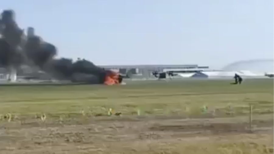 Xpeng AeroHT bertabrakan saat latihan pertunjukan udara di Tiongkok yang seharusnya menjadi ajang pameran teknologi. (Tangkapan Layar X/@wogoa1)