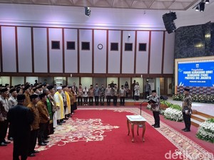 Kukuhkan Pengurus FKUB, Pramono Harap Jadi Role Model Kerukunan Nasional