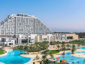 Hotel Ini Kasih Staycation Gratis Jika Turun Hujan