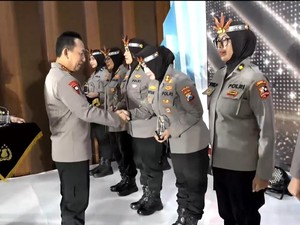 Polwan Bojonegoro Raih Juara 3 Kampanye Nasional Rise and Speak Mabes Polri