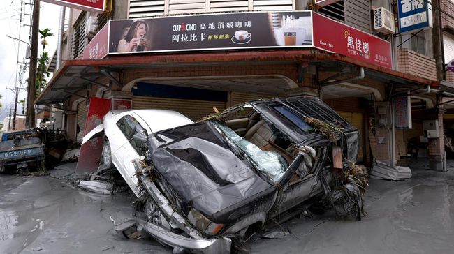 Air Bah Maut Sapu Tetangga RI: 14 Tewas, Puluhan Orang Masih Hilang