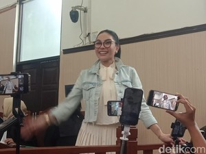 Video Tarian Mengejek Nikita Mirzani Saat JPU Ditegur Hakim