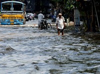 Hujan Deras Mengguyur Tanpa Ampun, Kota Lumpuh-12 Orang Tewas