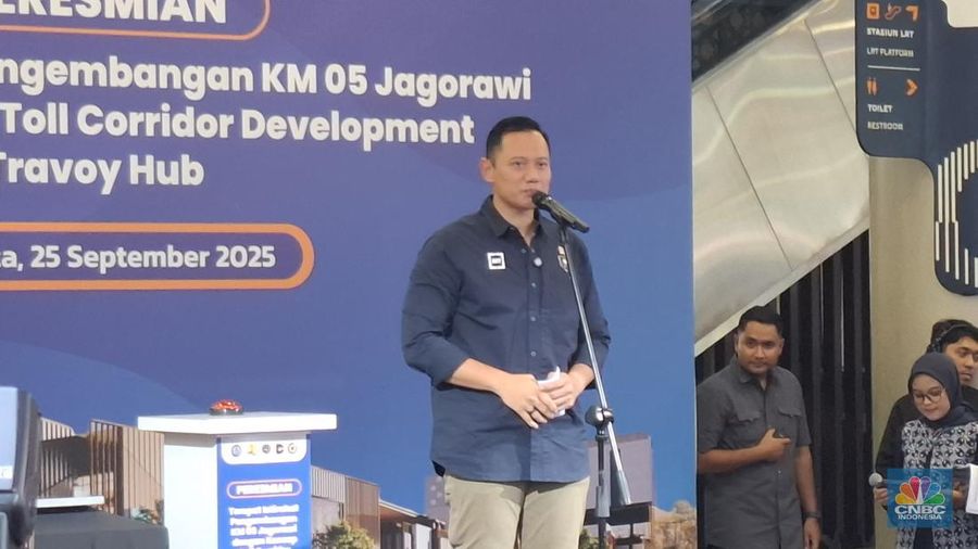 Pemerintah bersama PT Jasa Marga Tbk (Persero) meresmikan rest area terpadu yakni Tempat Istirahat Pengembangan (TIP) di Stasiun LRT Taman Mini sekaligus rest area KM 05 Tol Jagorawi, Kamis (25/9/2025). (CNBC Indonesia/Chandra Dwi Pranata)