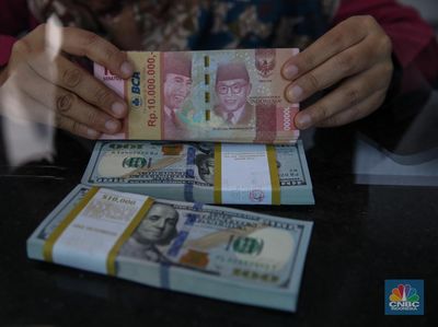 Rupiah K.O. Lawan Dolar, Segini Proyeksinya di Akhir Tahun