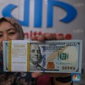 Rupiah Ambruk, Dolar AS Tembus Rp 17.000 Dolar Singapura Rp 13.000