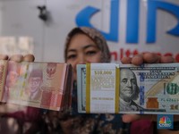 Rupiah Ambruk, Dolar AS Tembus Rp 17.000 Dolar Singapura Rp 13.000