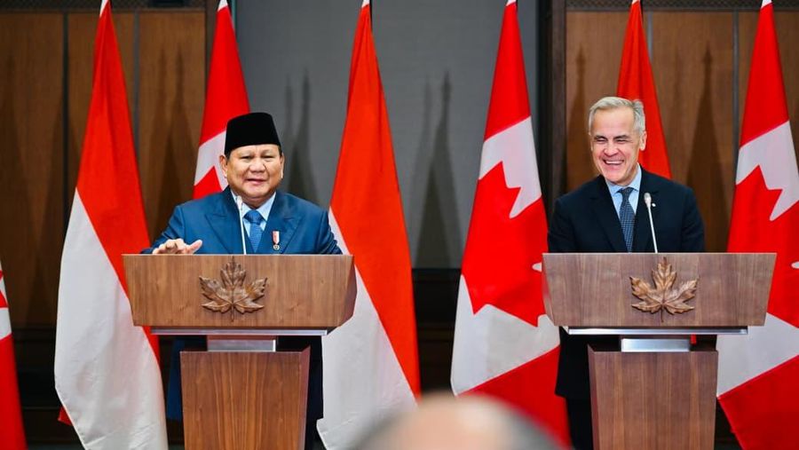 Presiden Indonesia Prabowo Subianto bersama Perdana Menteri Kanada Mark Carney menggelar konferensi pers bersama usai pertemuan tatap muka di West Block, Parliament Hill, Ottawa, pada Rabu (24/9/2025). (Dok. Biro Pers Sekretariat Presiden/Laily Rachev)