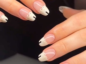 Tabi Nails, Tren Nail Art Terbaru Terinspirasi dari Sepatu Ikonik