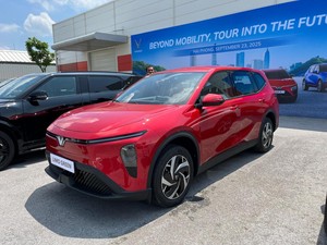 Mobil Listrik 7-Seater VinFast Laris Manis