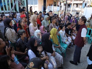 Walkot Ratu Dewa Beri Bantuan Korban Kebakaran di 35 Ilir Palembang