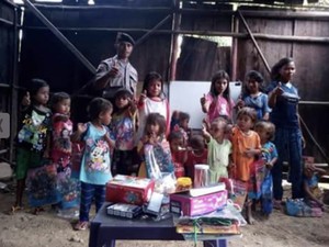 Pengabdian Iptu Bastian Tuhuteru Jadi Pendidik Masyarakat Adat Buru Selatan
