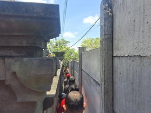 GWK Sayangkan Rekomendasi untuk Bongkar Tembok yang Dikeluhkan Warga