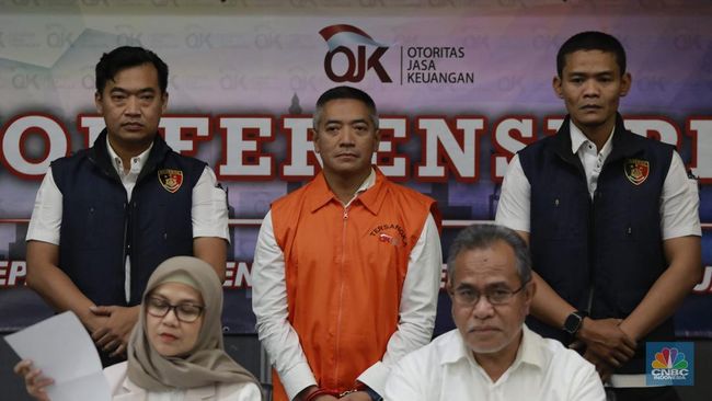 Penampakan Bos Pinjol Bangkrut Adrian Gunadi Ditangkap