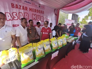 Pasar Murah di Sidoarjo Diserbu Warga
