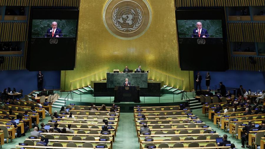 Perdana Menteri Israel Benjamin Netanyahu bersiap berpidato di hadapan Majelis Umum Perserikatan Bangsa-Bangsa (UNGA) ke-80 di markas besar PBB di New York City, AS, 26 September 2025. (REUTERS/Shannon Stapleton)