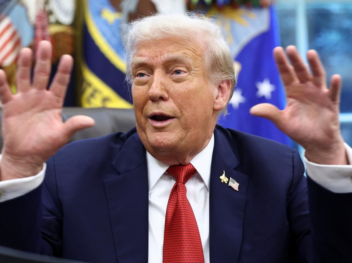 Donald Trump Serukan Pemecatan Pejabat Microsoft karena Ancaman Keamanan Nasional