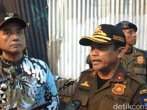 Erwin Geram Saat Temukan Reklame Ilegal di Bandung