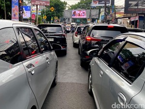 Wisatawan Serbu Bandung di Akhir Pekan