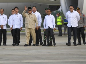 Video Momen Gibran Sambut Kepulangan Prabowo Seusai Lawatan 4 Negara