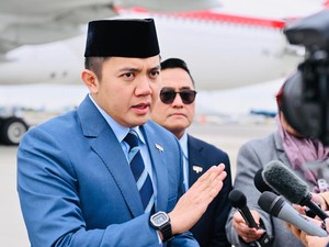 Upaya Seskab Teddy Komunikasikan Pembangunan Jembatan di Sumatera