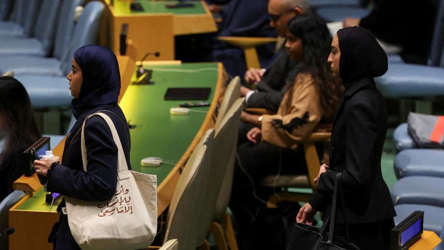 A screen displays Israeli Prime Minister Benjamin Netanyahu during his address, at the 80th United Nations General Assembly (UNGA) at U.N. headquarters in New York City, U.S., September 26, 2025. REUTERS/Jeenah Moon