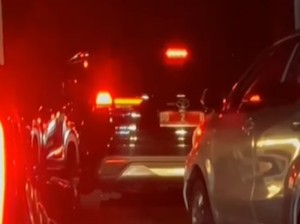 Viral Mobil Wabup Maros Lawan Arah Terobos Macet di Poros Pattunuang
