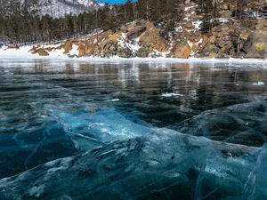 Kecelakaan di Danau Baikal yang Membeku, Sebabkan Turis China Tewas