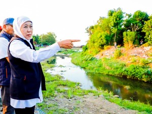 Khofifah Optimistis Pemasangan Bronjong Mampu Cegah Banjir & Jaga Irigasi