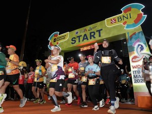 Puluhan Guru Besar ITB Lari 180 Km Jakarta-Bandung untuk Galang Dana Beasiswa-Riset