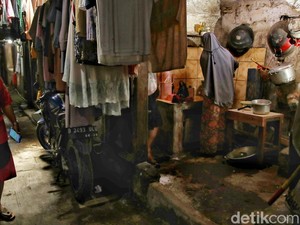 Tak Kena Sinar Matahari 27 Tahun, Gimana Warga Kampung Tongkol Jemur Baju?