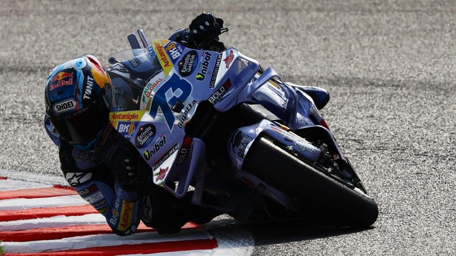 MOTOR-MOTOGP-JAPAN/ Tim Ducati Lenovo Marc Marquez selebrsi usai memenangkan podium sekaligus mencatat juara dunia 2025 dalam MotoGP, Grand Prix Jepang Mobility Resort Motegi, Motegi, Jepang, 28 September 2025. REUTERS/Kim Kyung-Hoon