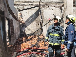 Rumah Kosong di Darmo Baru Terbakar, Api Diduga dari Kompor Portable