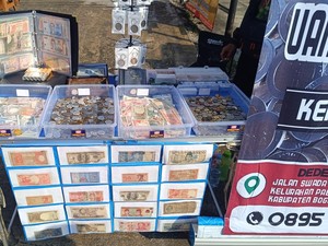 Cara Tak Biasa Warga Depok ke CFD, Berburu Uang Kuno Buat Mas Kawin