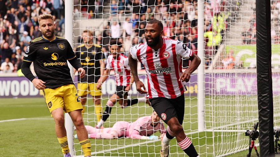 Soccer Football - Premier League - Brentford v Manchester United - GTech Community Stadium, London, Britain - September 27, 2025 Brentford's Igor Thiago scores their first goal Action Images via Reuters/Andrew Couldridge EDITORIAL USE ONLY. NO USE WITH UNAUTHORIZED AUDIO, VIDEO, DATA, FIXTURE LISTS, CLUB/LEAGUE LOGOS OR 'LIVE' SERVICES. ONLINE IN-MATCH USE LIMITED TO 120 IMAGES, NO VIDEO EMULATION. NO USE IN BETTING, GAMES OR SINGLE CLUB/LEAGUE/PLAYER PUBLICATIONS. PLEASE CONTACT YOUR ACCOUNT REPRESENTATIVE FOR FURTHER DETAILS..