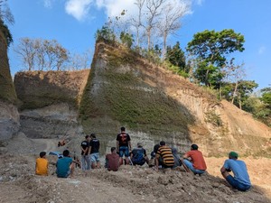Tambang Galian C di Magetan Longsor, 1 Pekerja Tertimbun Belum Ditemukan