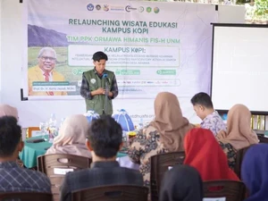 UNM Bangun Ekonomi Kreatif Lewat Kampus Kopi di Desa Arabika Sinjai