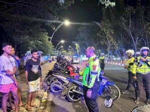 Trek-trekan di Jalan Raya Kupang, Polisi Sita 17 Motor Knalpot Racing