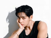 Daebak! V BTS Dinobatkan Jadi Pria Paling Tampan di Dunia 2025