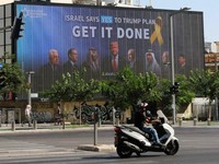 Heboh! Baliho Wajah Presiden Prabowo Terpampang di Tel Aviv Israel
